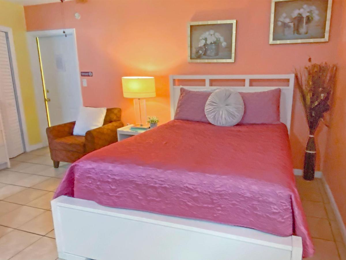 Bella Sirena Inn St. Pete Beach Luaran gambar